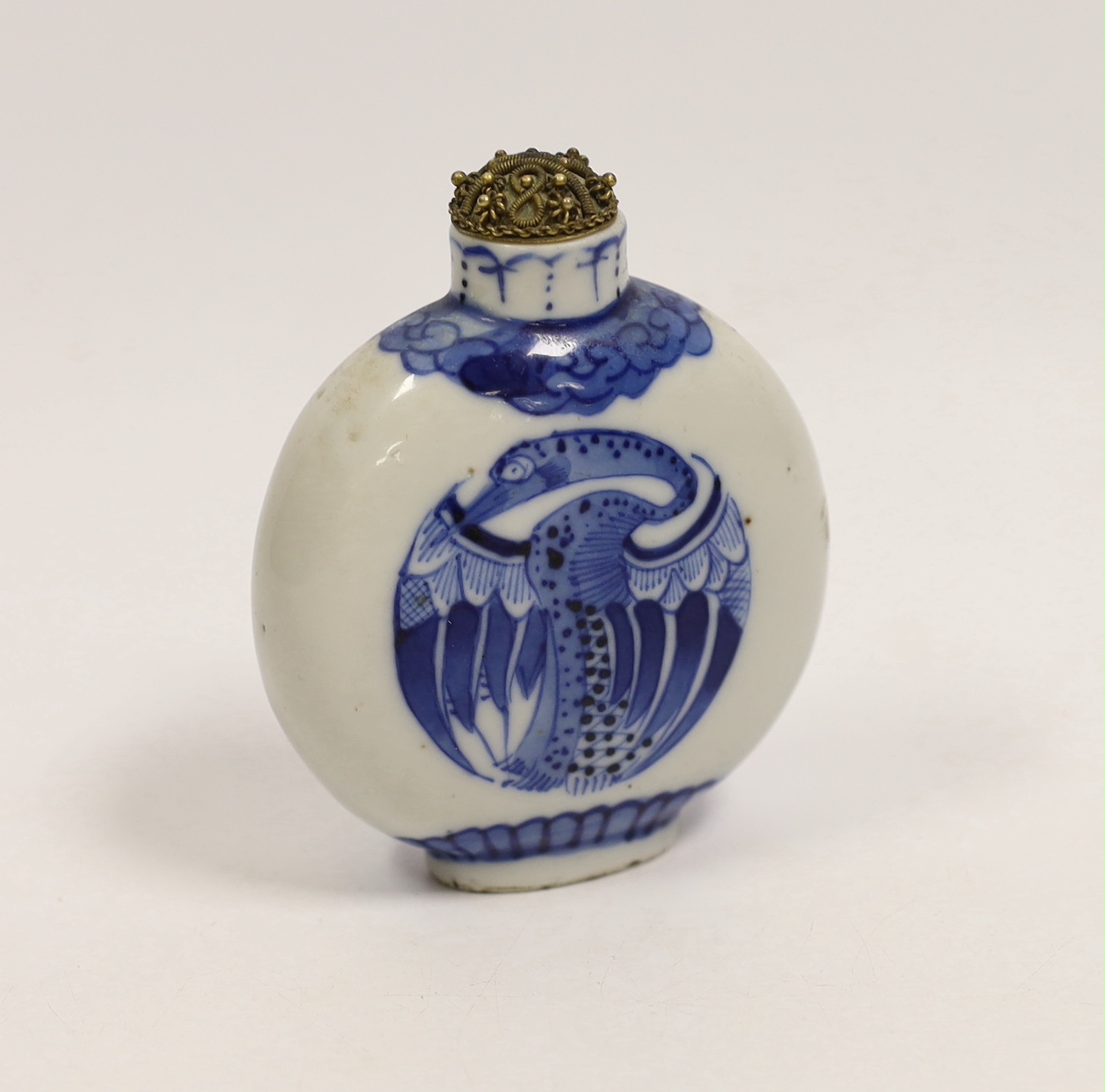 A late 19th century Chinese blue and white snuff bottle, 9cm